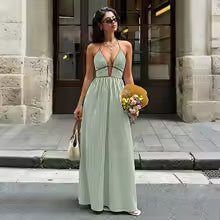 Ludovica - Abito Lungo Elegante a Righe con Scollo Profondo e Spalline Sottili