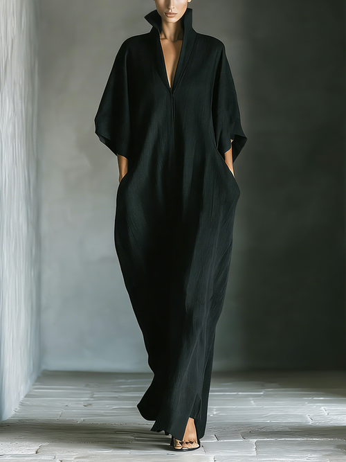 Costanza | Maxi abito nero con maniche a kimono e scollo a V