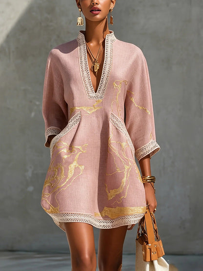Rachele - Miniabito Elegante con Scollo a V e Dettagli Artistici Dorati